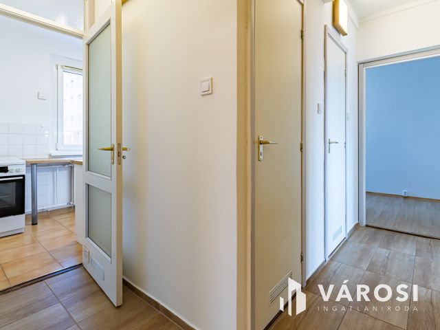 Rákospalotán a Szent Korona útján, panellakás eladó