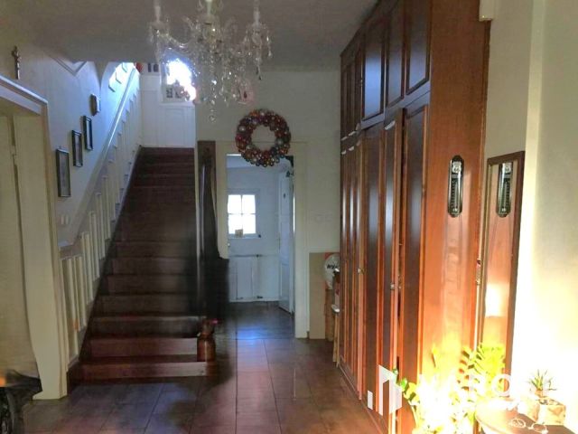 Dunai panorámás villa ősfás parkban Szentendrén