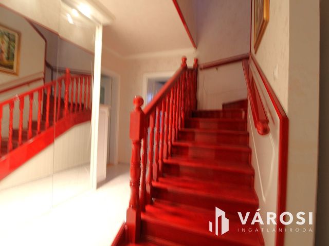 Privát élettér és wellnes-Exkluziv ház a Magdolnavölgyben