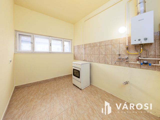 Belvárosi nappali + 1 (2) szobás