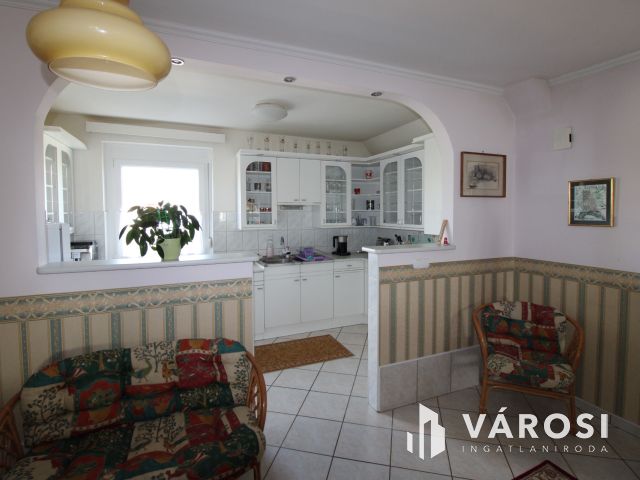 Kiadó egy 133 nm-s igényes lakás Alsóörsön