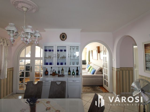 Kiadó egy 133 nm-s igényes lakás Alsóörsön