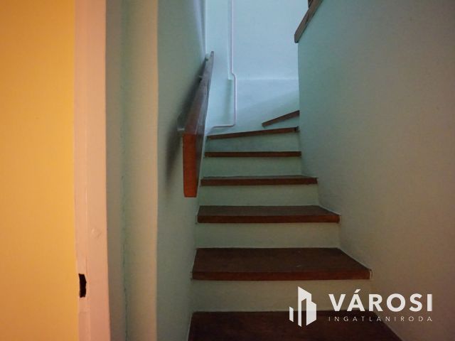 Belváros közeli lakás csendes környéken