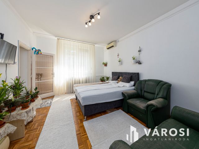 Liget melletti téglalakás