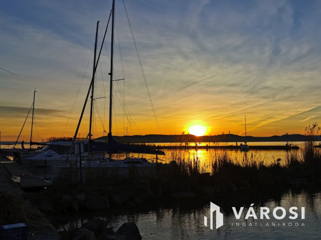 Vízparti apartman a Balaton szíve szobornál!